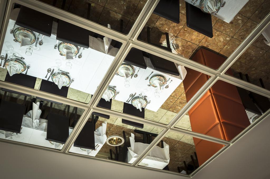 Hotel America Lourdes Bagian luar foto
